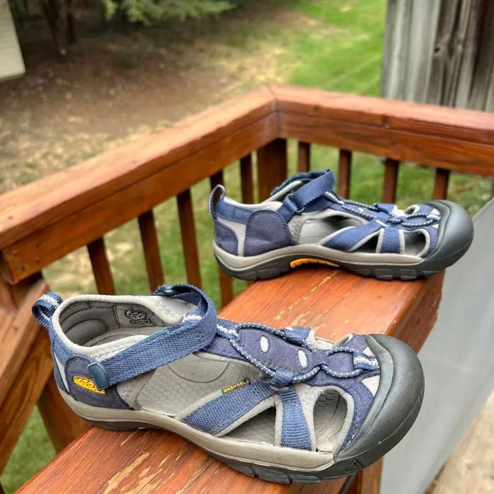 Keen Youth 4 Womens 5.5 Blue Water Hiking Outdoor Gorpecore Sandals